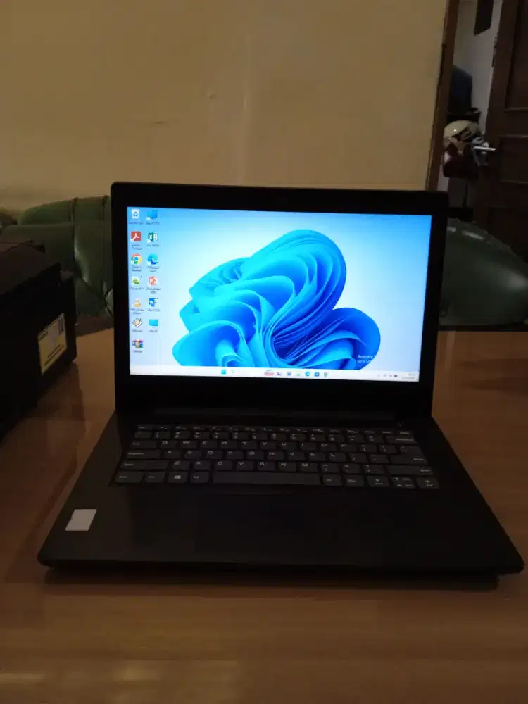 Dijual laptop lenovo v330 core i5-8250U
