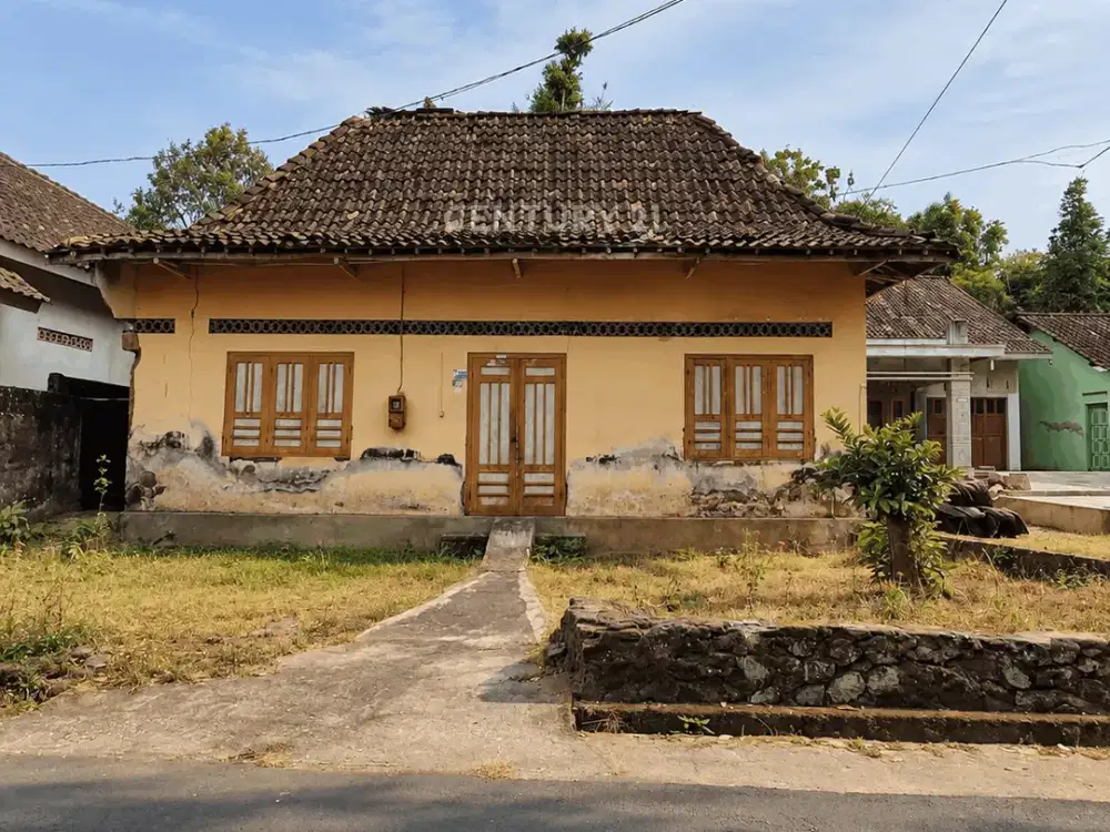 Tanah 379m2 Pinggir Jalan Di Sleman Barat Untuk Hunian