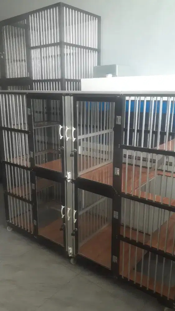 Kandang kucing 4 pintu