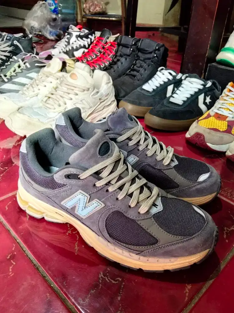 NB 2002R Dark Grey 45