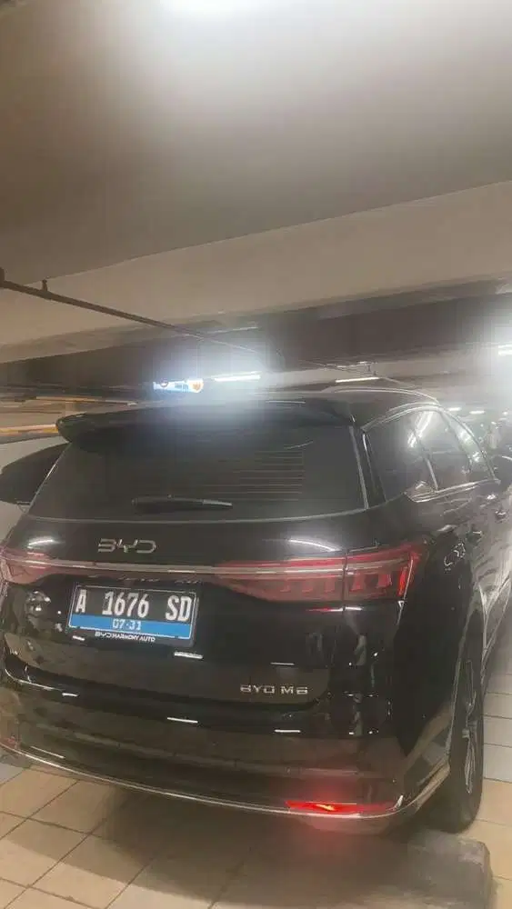 BYD M6 2025 Listrik