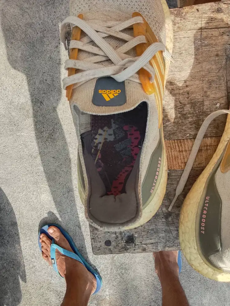 Sepatu Adidas utraboost x5
