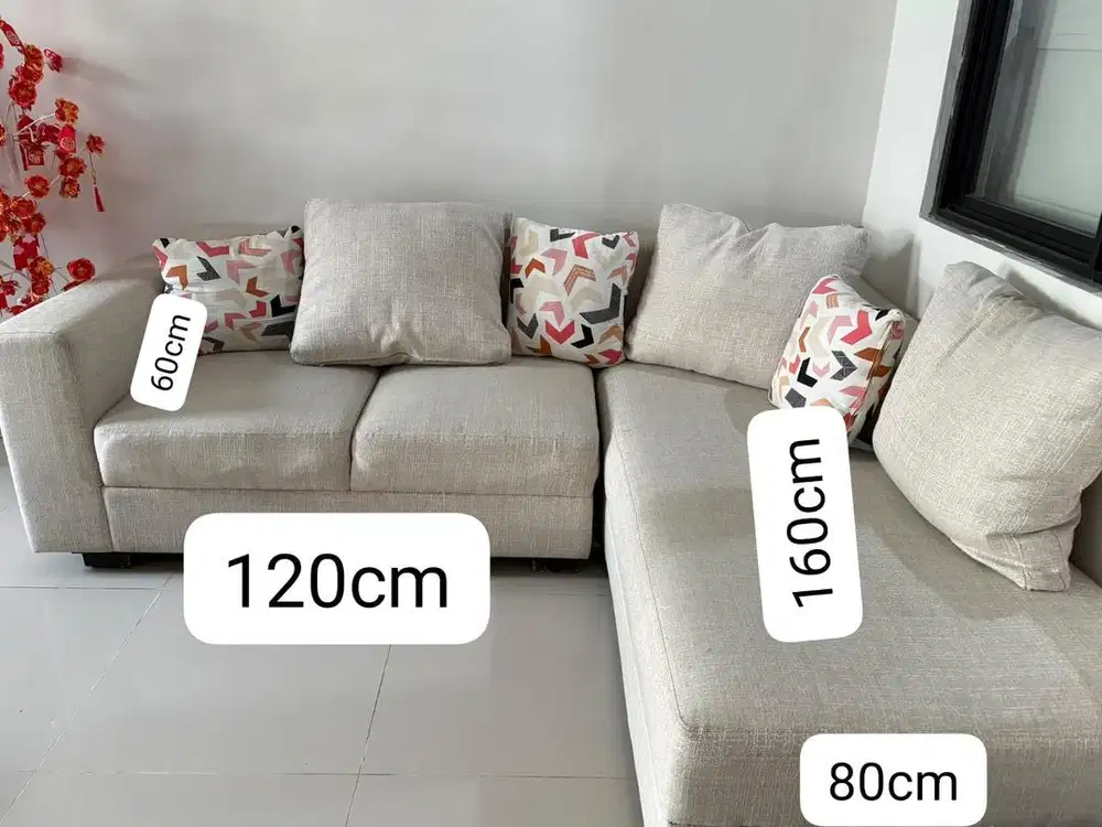 Sofa bahan tweed warna beige