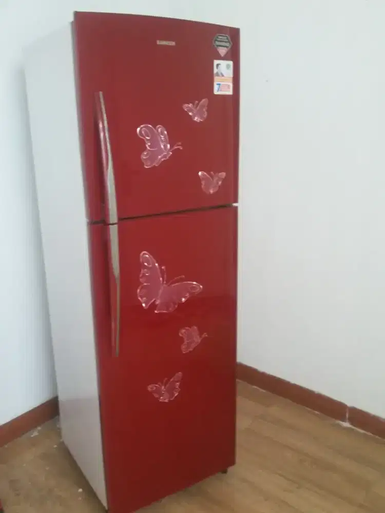 Dijual cepat kulkas 2 pintu
