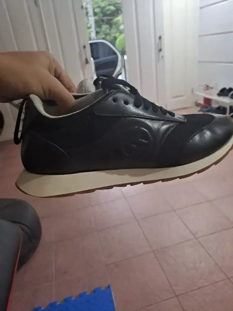 Dijual sepatu Giorgi Armani kulit, harga 1jt nett