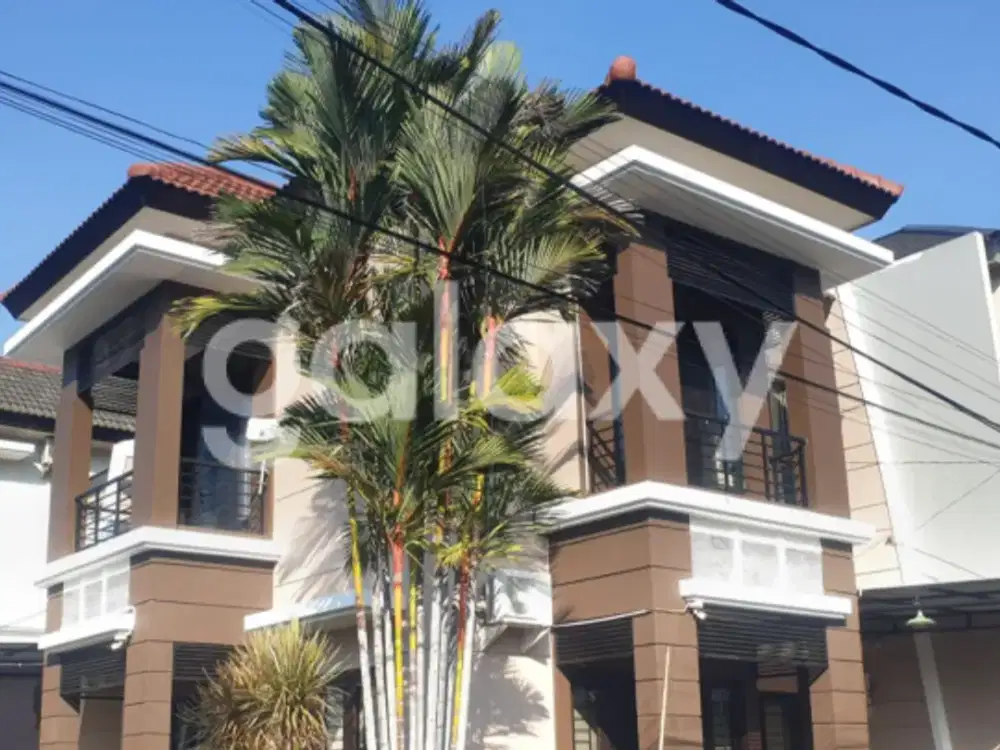JUAL RUMAH HOOK 2 LANTAI   FURNISHED LENGKAP SIAP HUNI  HANS REGENCY MANYAR