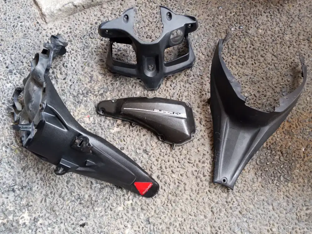 bodi kasar bekas motor suzuki skywave
