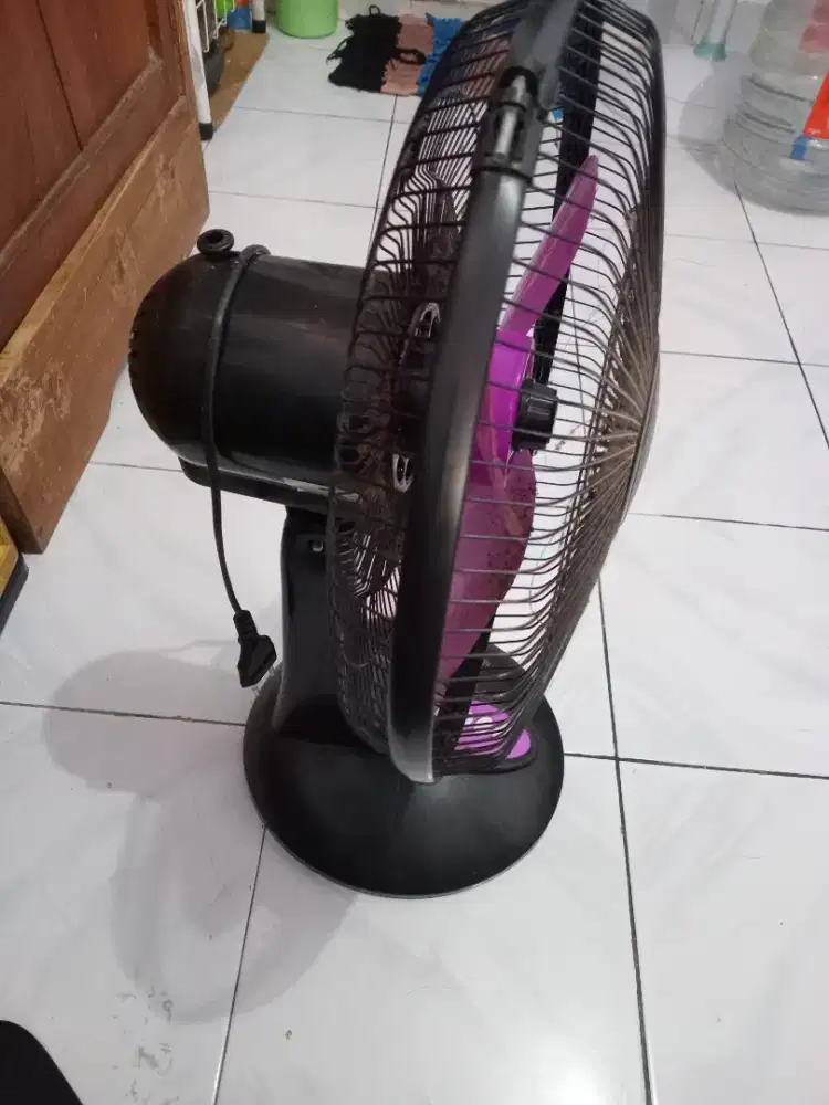 Di jual kipas angin baru 2 bulan