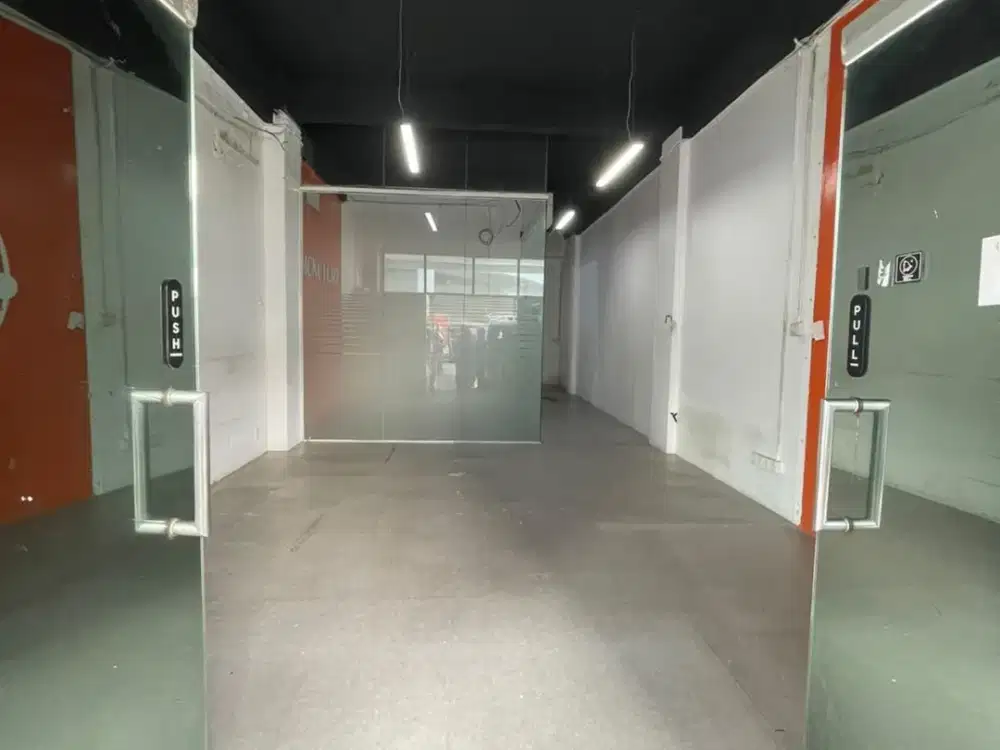 Di Sewa Ruko Depan Mall Season City Siap Pakai di Jakarta Barat