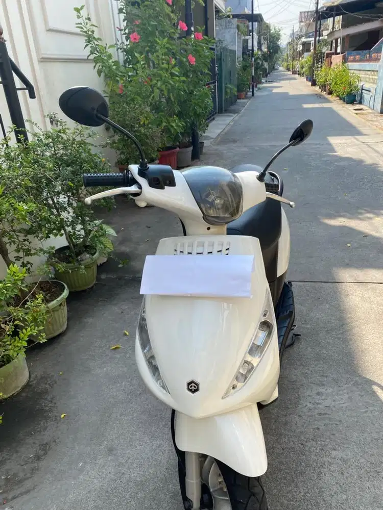PIAGGIO ZIP 100 - SURAT LENGKAP - BODY MULUS - MESIN HALUS