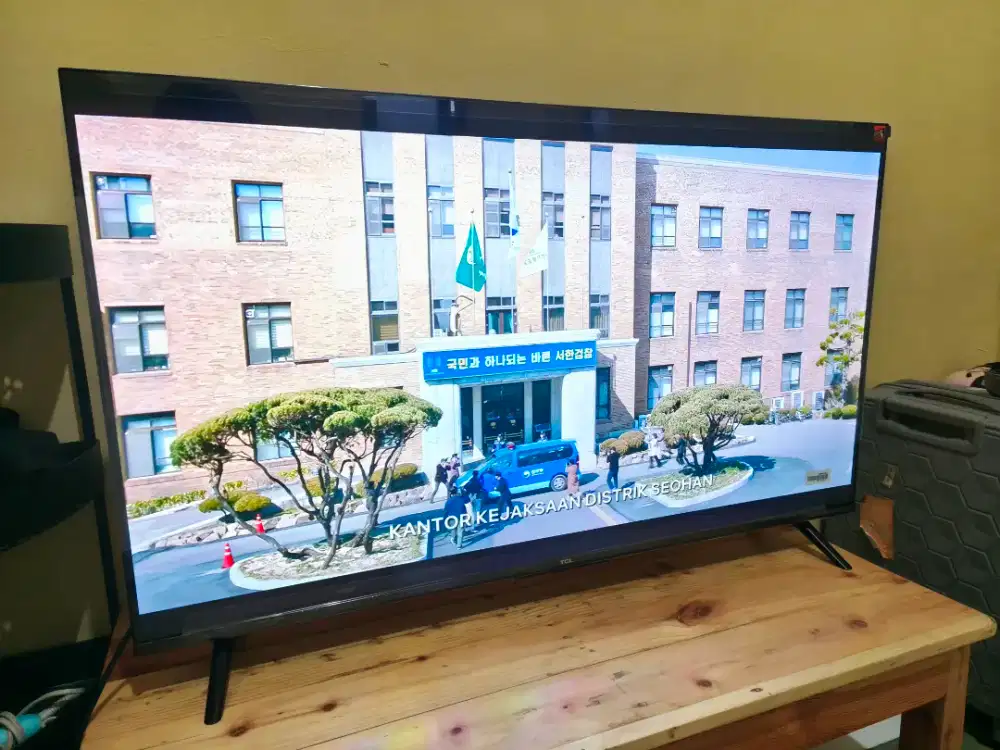 TV QLED 4K TCL 43 Google TV seri 43T6C Pemakaian Maret 2026 Garansi