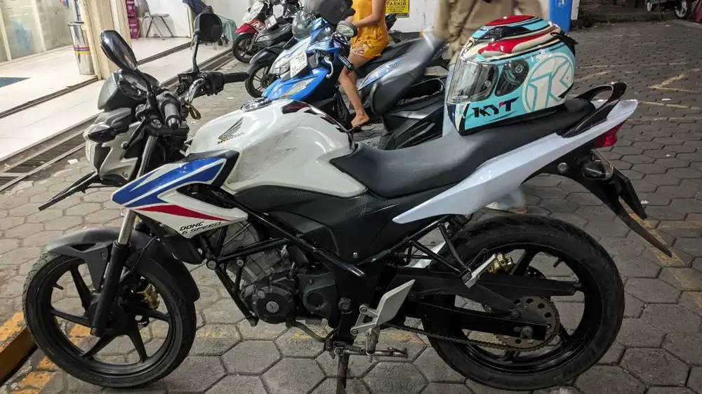 HONDA CB 150R OLD 2013