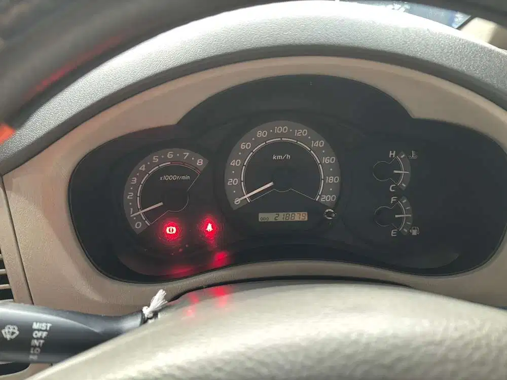 Toyota Kijang Innova 2011 Bensin