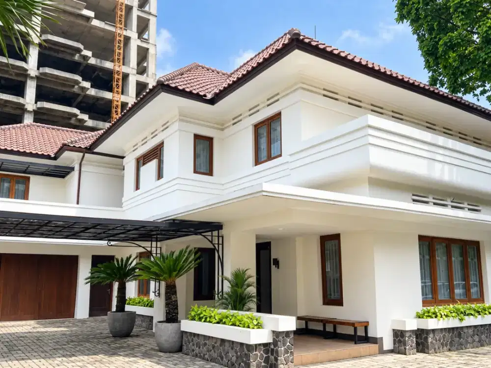 Rumah 2lt Premium luas 1085m 8KT Cocok untuk Hunian & Office Menteng Jakarta Pusat