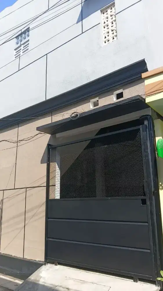 Indhekos murah aman bersih parkir luas