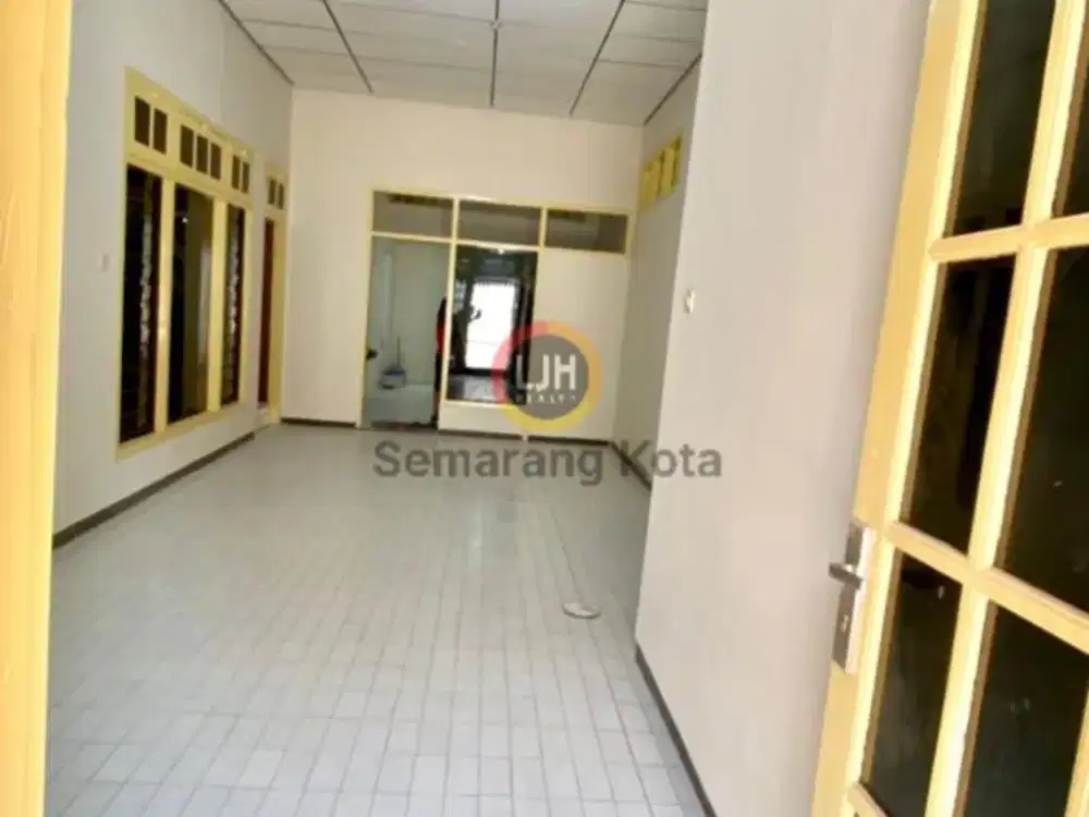 Disewakan Rumah Bagus Bersih dan Minimalis, 2 Lantai Area Pandean Lamper