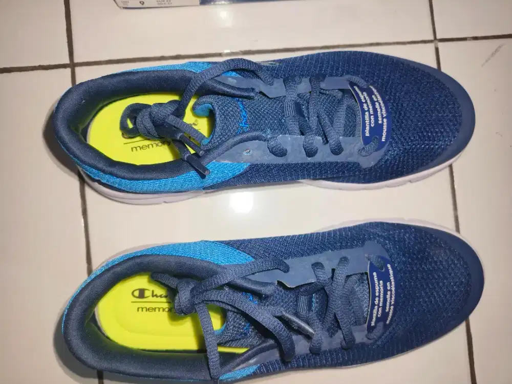 Jual Sepatu Sport Champion baru ukuran 42