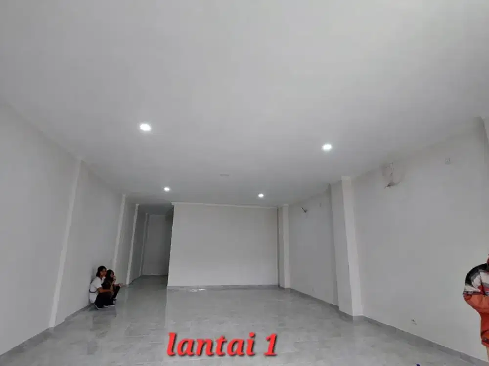 Di Sewa Rumah Bangunan Baru , Cocok Untuk Tempat Tinggal/Usaha di Grogol Jakarta Barat