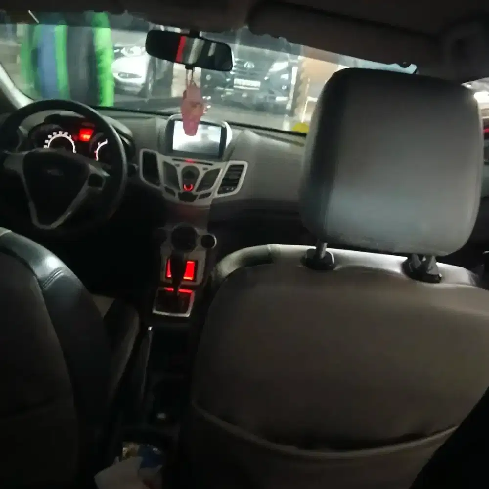 Cari yg serius dan punya duit. Mobil Ford fiesta 2011 ss lengkap