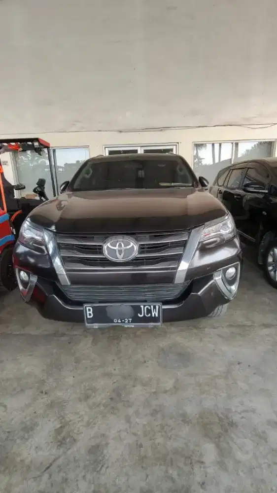 JUAL MOBIL SECOND FORTUNER 2.7 SRZ 4X2 AT