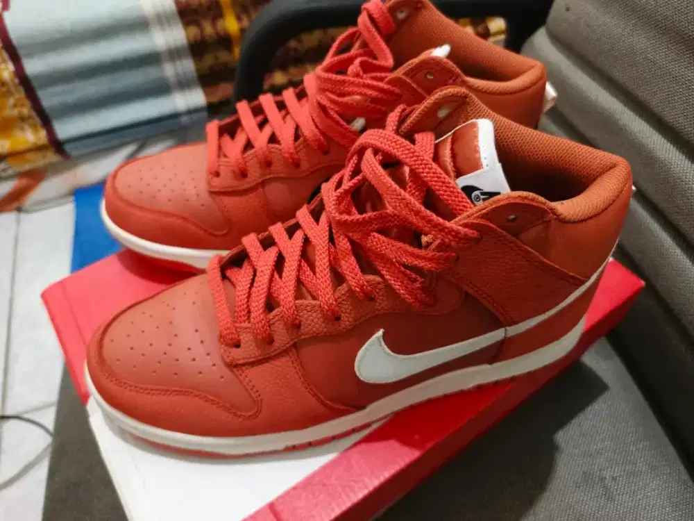 Sepatu Nike HQ bekas ukuran 42-43