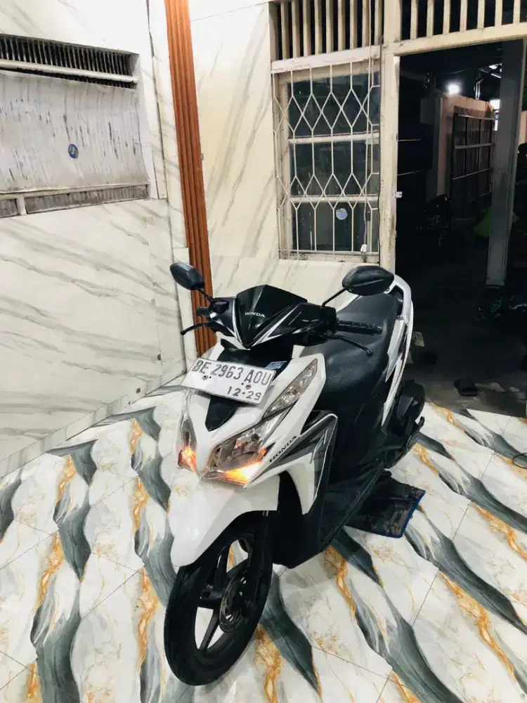 VARIO NEW LZR ISTIMEWA 2014 Pajak Hidup