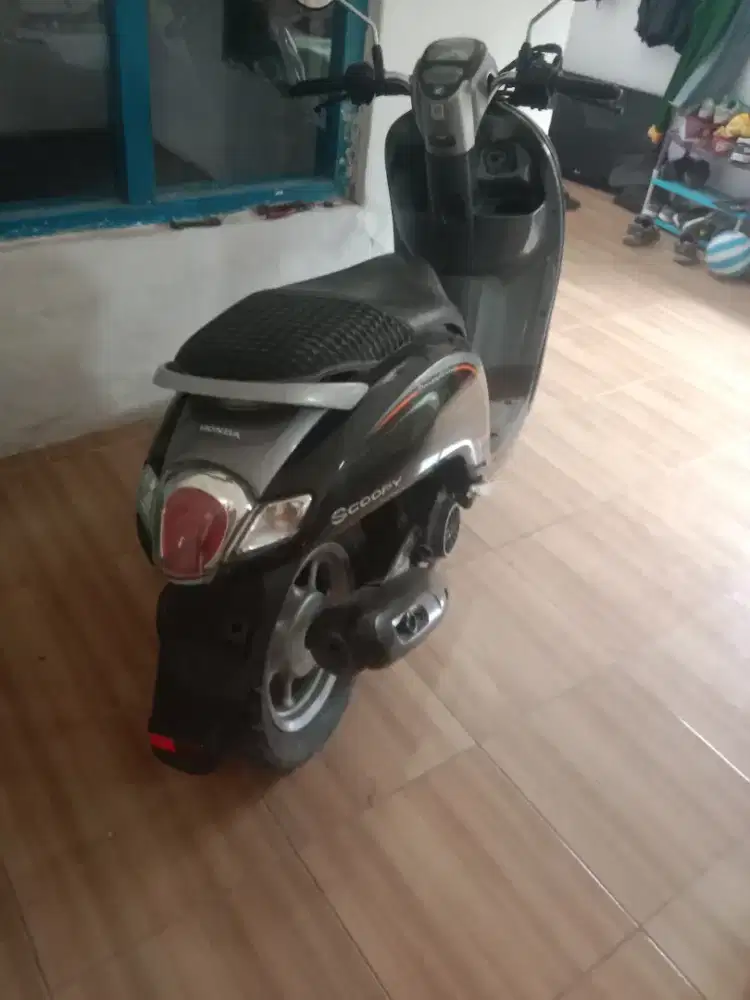 Scoopy 2017 hitam