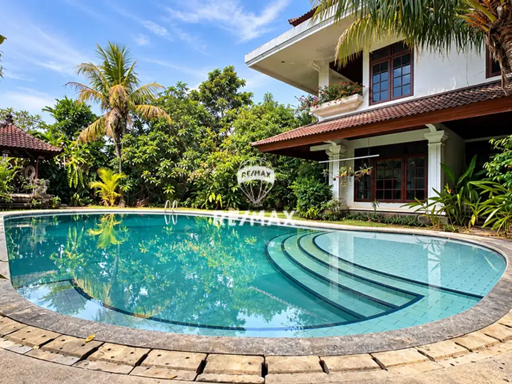 DIJUAL VILLA MEWAH CIUNG WANARA 2 LANTAI KAWASAN ELIT RENON BALI