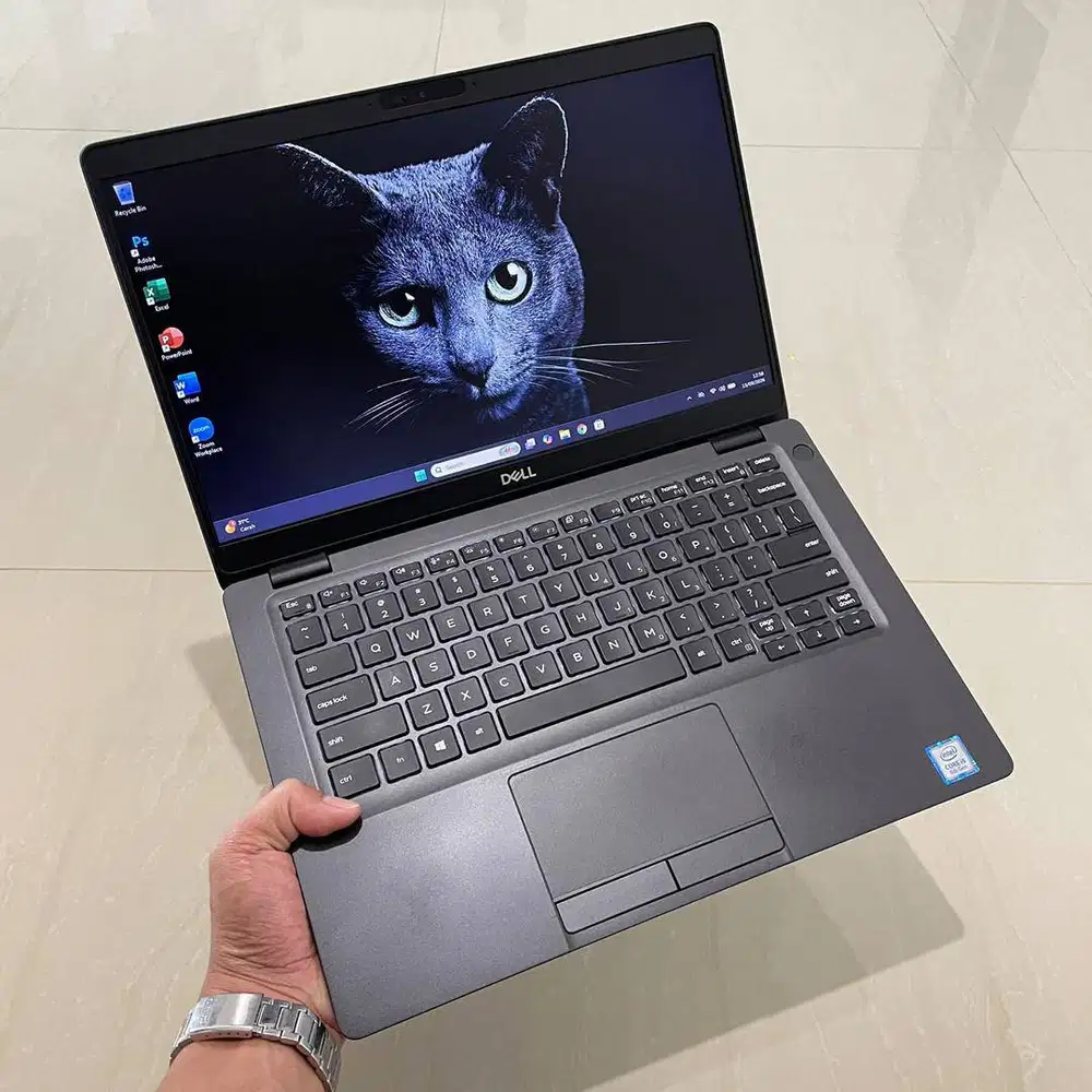 DELL RAM 16GB Core i5-8265U SSD 256GB Bezzeless Backlit. Laptop MURAH!