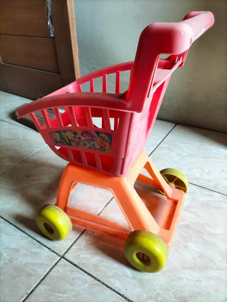 Troli mainan anak bekas