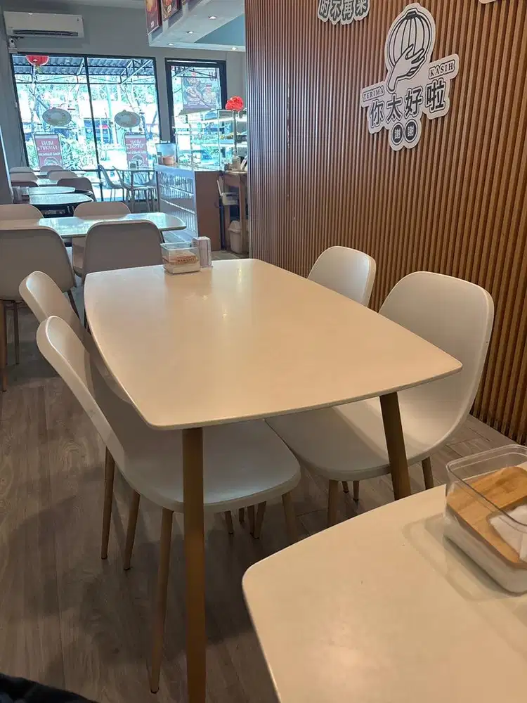 Lowongan Kerja Restoran - Waiter