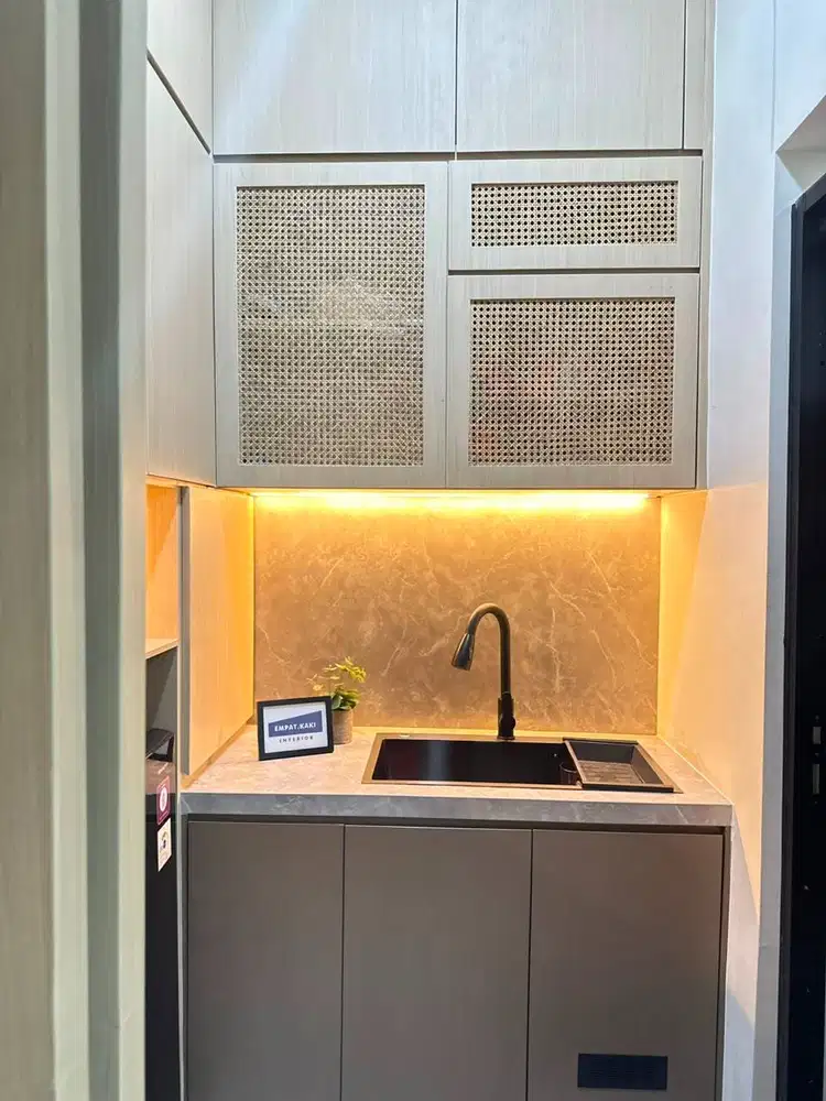 CUSTOM KITCHEN SET