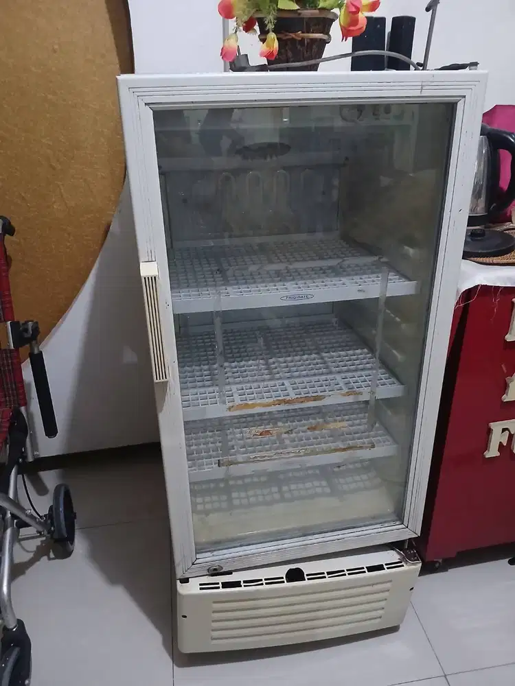 Kulkas Showcase kecil, 3 Rak, Frigigate