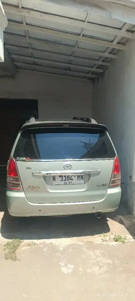 kijang innova bensin 2.0 V 2005 kondisi istimewa