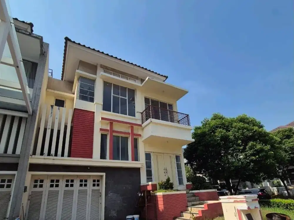 Dijual Rumah 2.5 Lantai di Crown Golf Pik