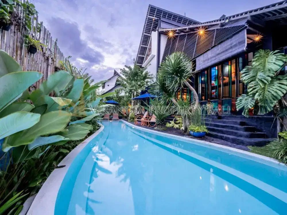 Villa Arsitektural Indochine 3 Kamar dengan Taman Luas di Uluwatu