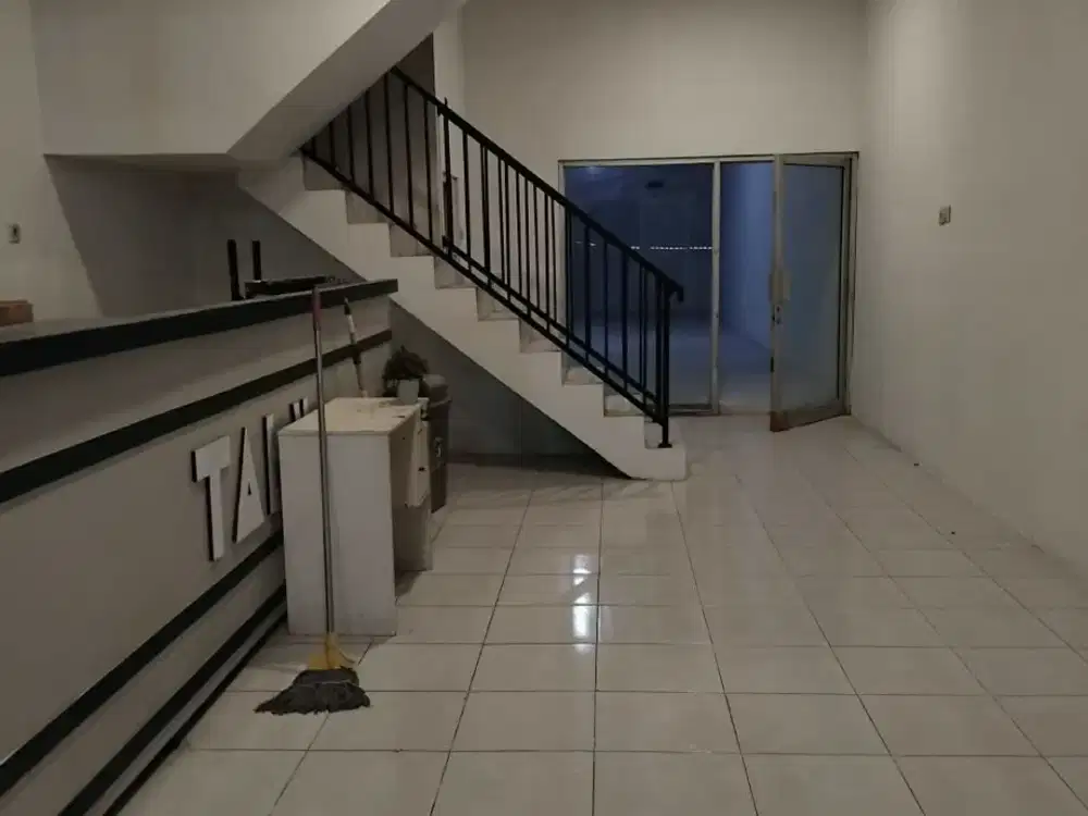 Dijual murah RUKO Komplek Ruko Raya Sememi. Benowo , Surabaya Barat.