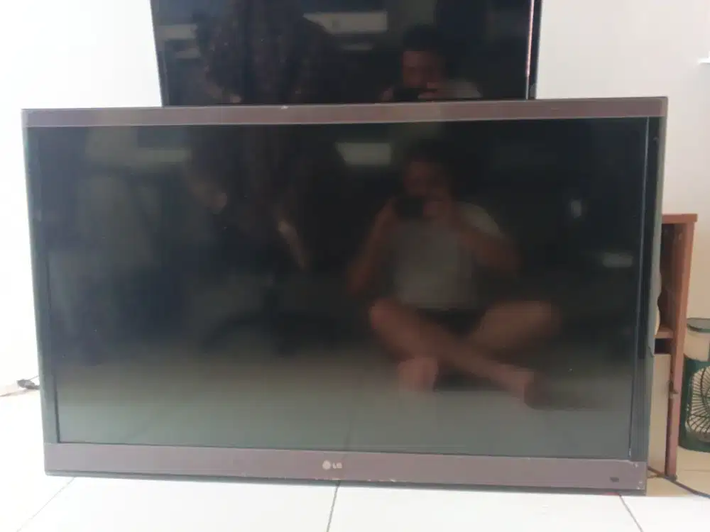 LED TV LG 47LW5700 MINUS BACA DESKRIPSI