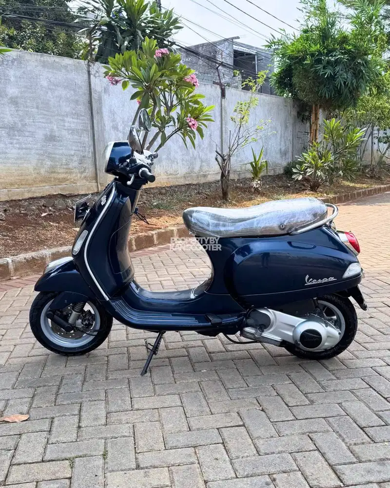 JUAL MURAH VESPA LX 150 2V 2012 MULUS