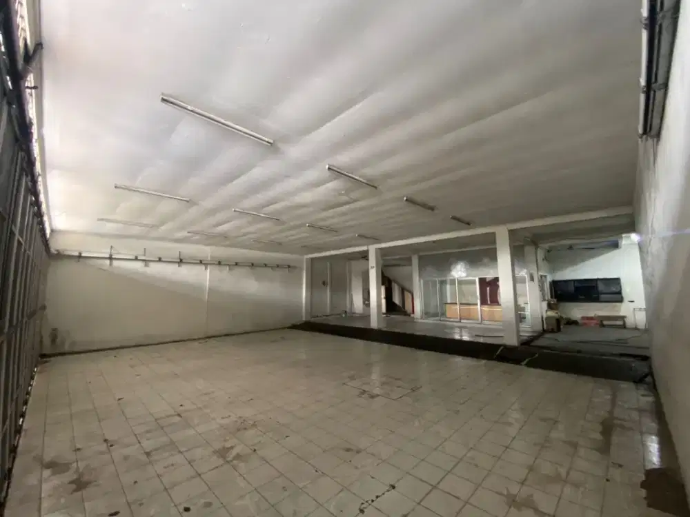 Ruko Eks Showroom Mobil LT 370m2 Strategis Bekasi Barat