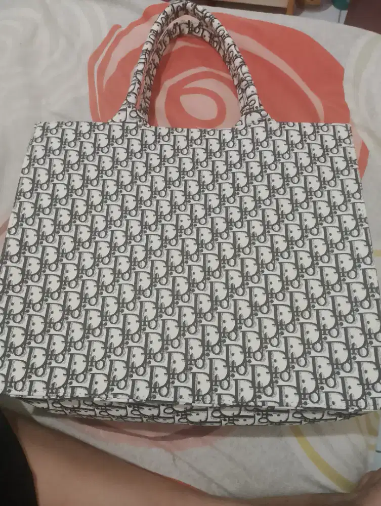 Dijual tas tangan..