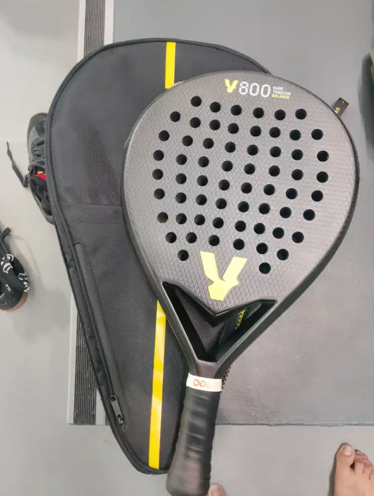 Raket Padel Volt 800 V23 + Tas (Preloved)