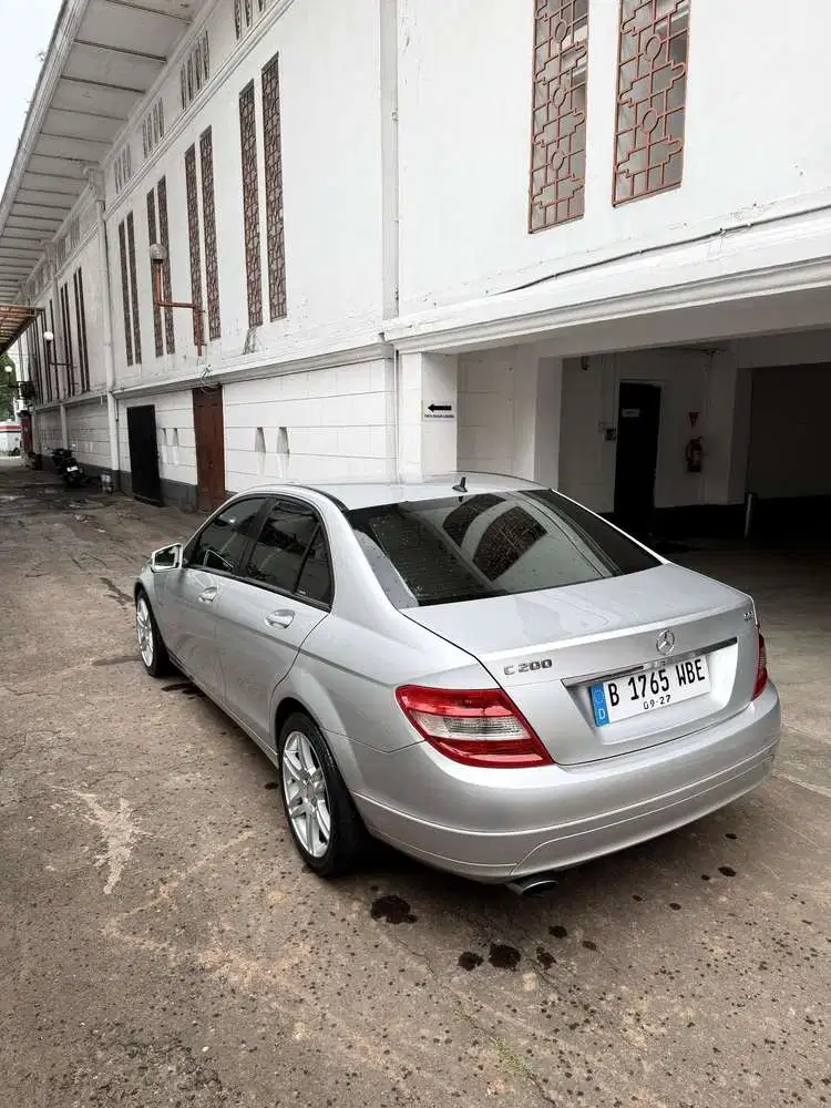 Mercedes-Benz C200 2011 Bensin