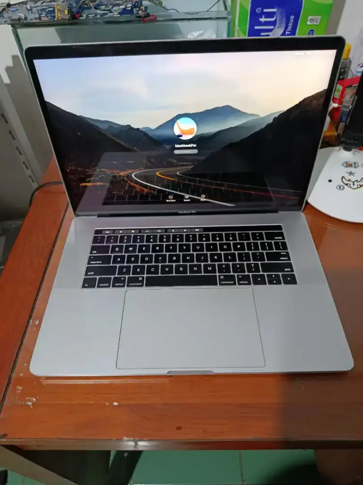 Macbook Pro 15 Touchbar Mid 2016