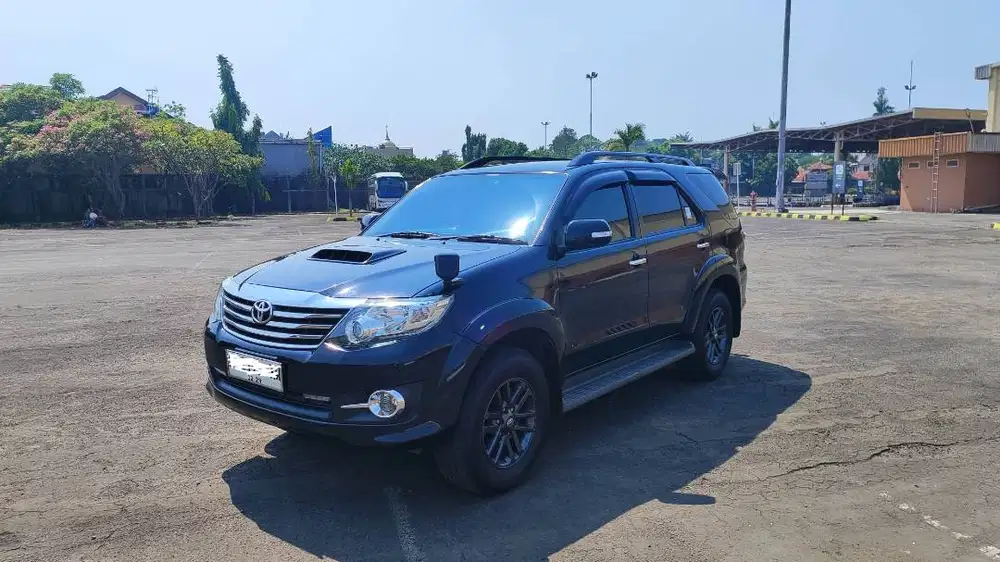 Toyota Fortuner VNT 2014 Low KM 85rb service record Cat original