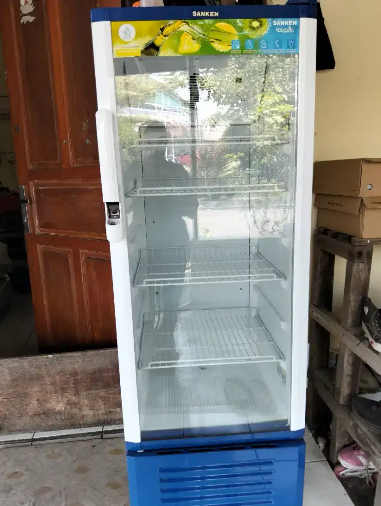Jual showcase bekas seperti baru