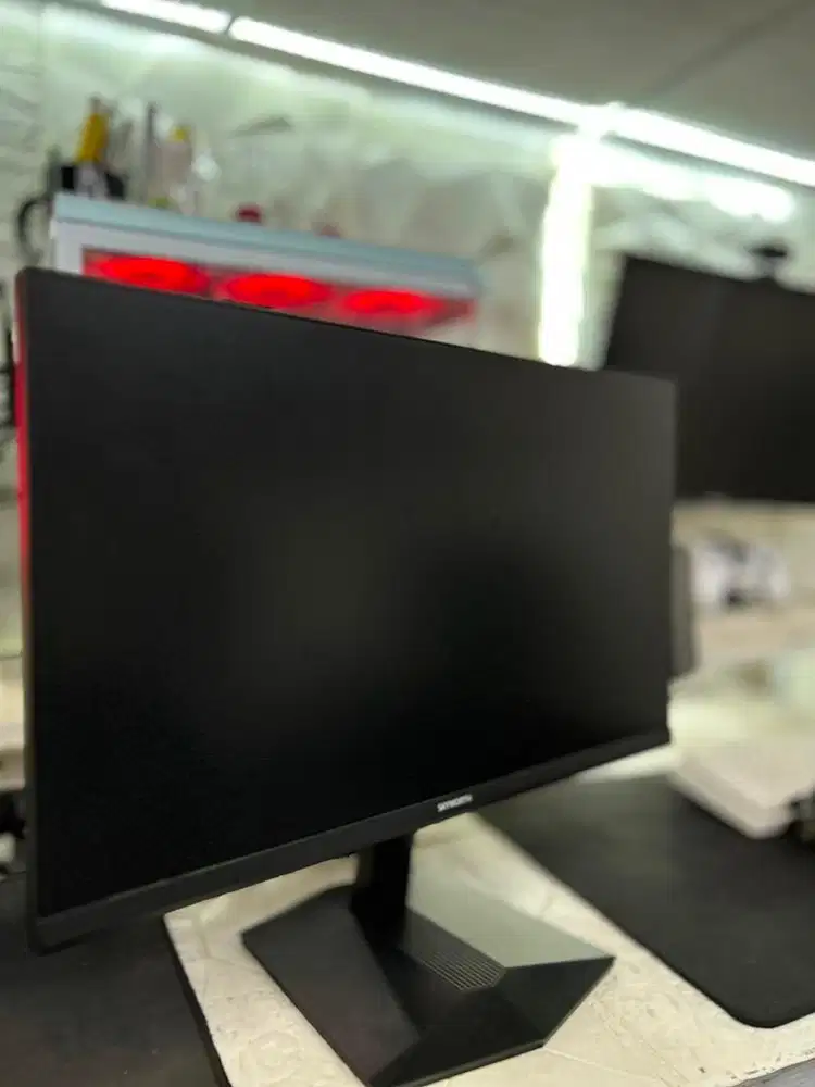 Monitor Skyworth 24 inch IPS 2K 180Hz 99%SRGB Fullset Garansi LikeNew