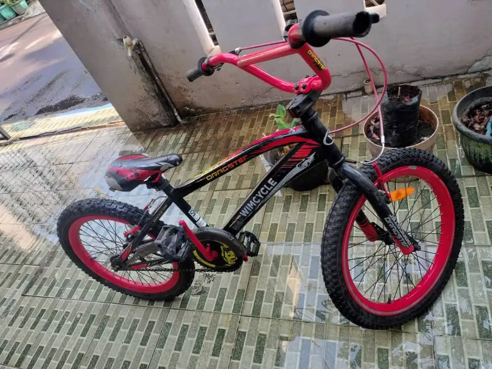 Sepeda Wimcycle Dragster 20 Inch Hitam Merah (Jarang Pakai / Ban Baru)