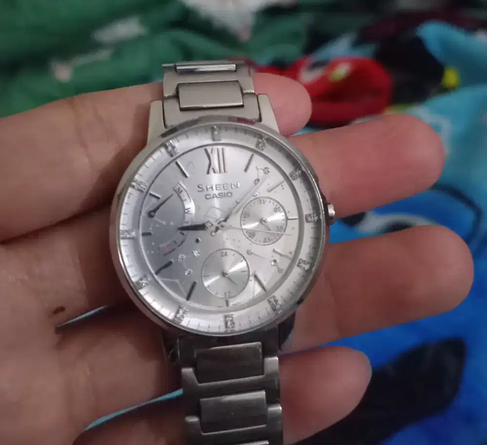 Jam Tangan Casio Sheen SHE-3028
  dihiasi  kristal Swarovski