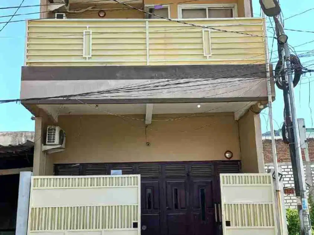 di jual rumah 2 lantai dekat pintu Suramadu
